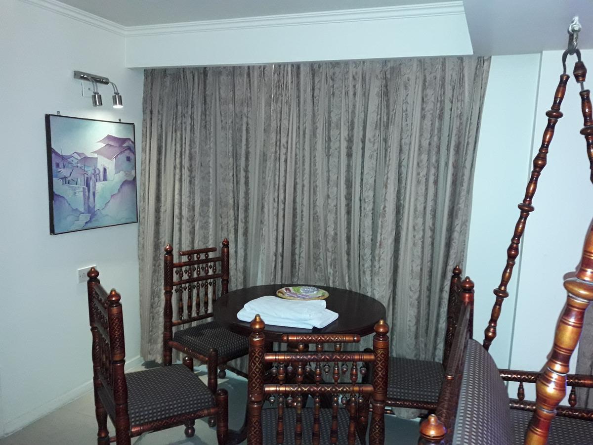 Hotel Bluehill Bhavnagar Exteriör bild