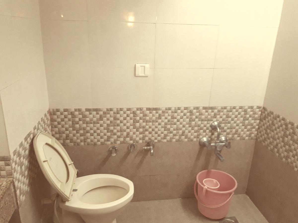 Hotel Bluehill Bhavnagar Exteriör bild